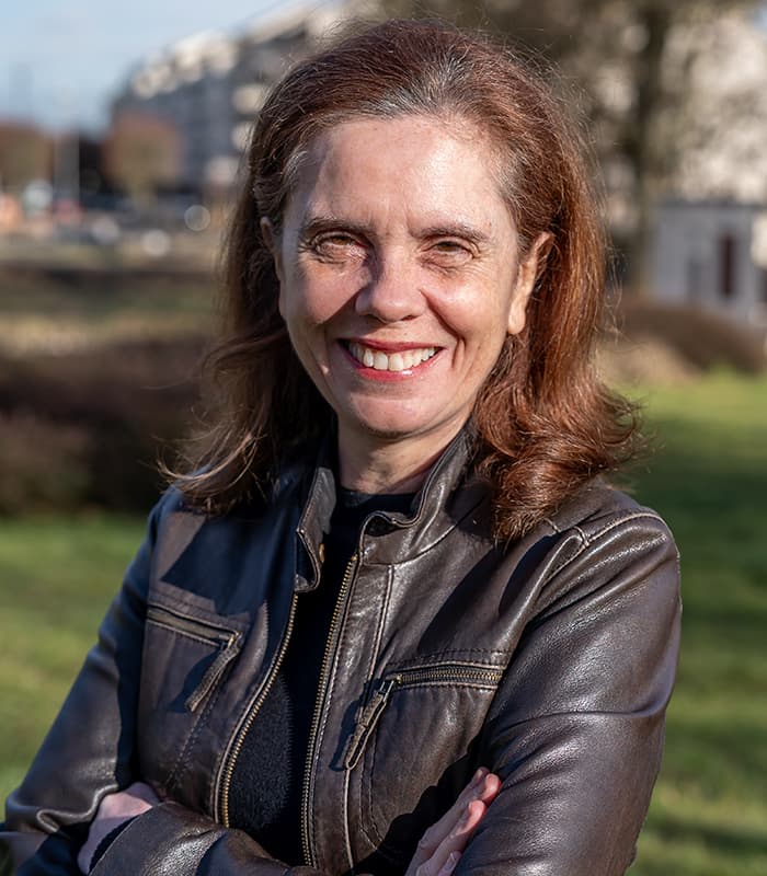 12) Régine PETTRE