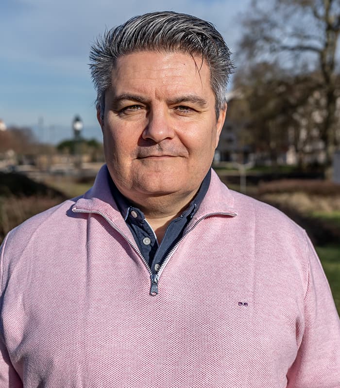 25) Stéphane SALMON